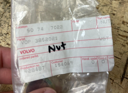 *NEW OEM* 0810 Volvo Penta Nut 3852021