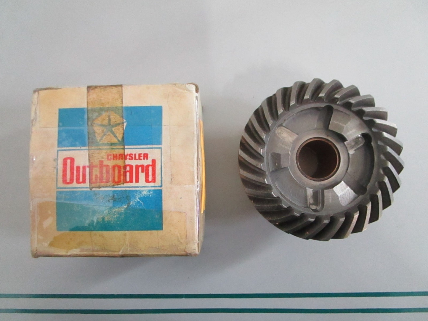 NEW OEM AA321023 Mercury Force 26T Front Gear 0820