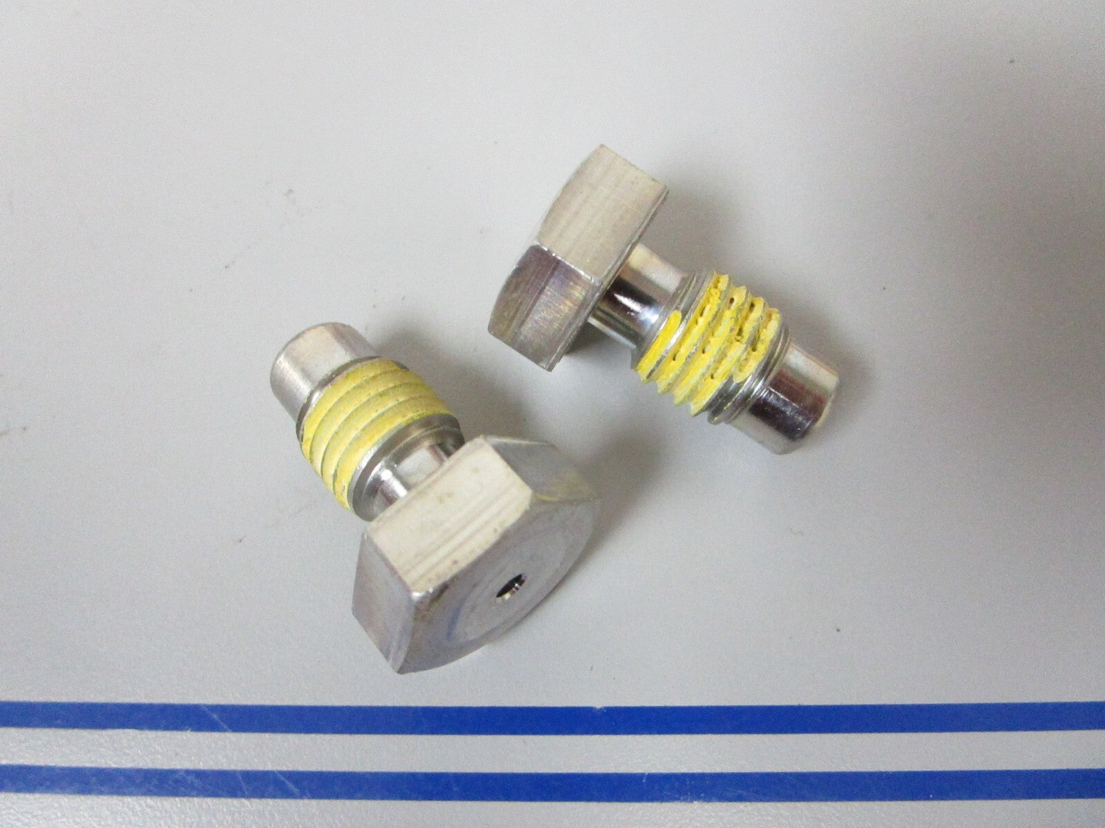 *NEW OEM* (LOT OF 2) 0810 Volvo Penta Bolt 3850931
