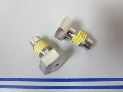 *NEW OEM* (LOT OF 2) 0810 Volvo Penta Bolt 3850931