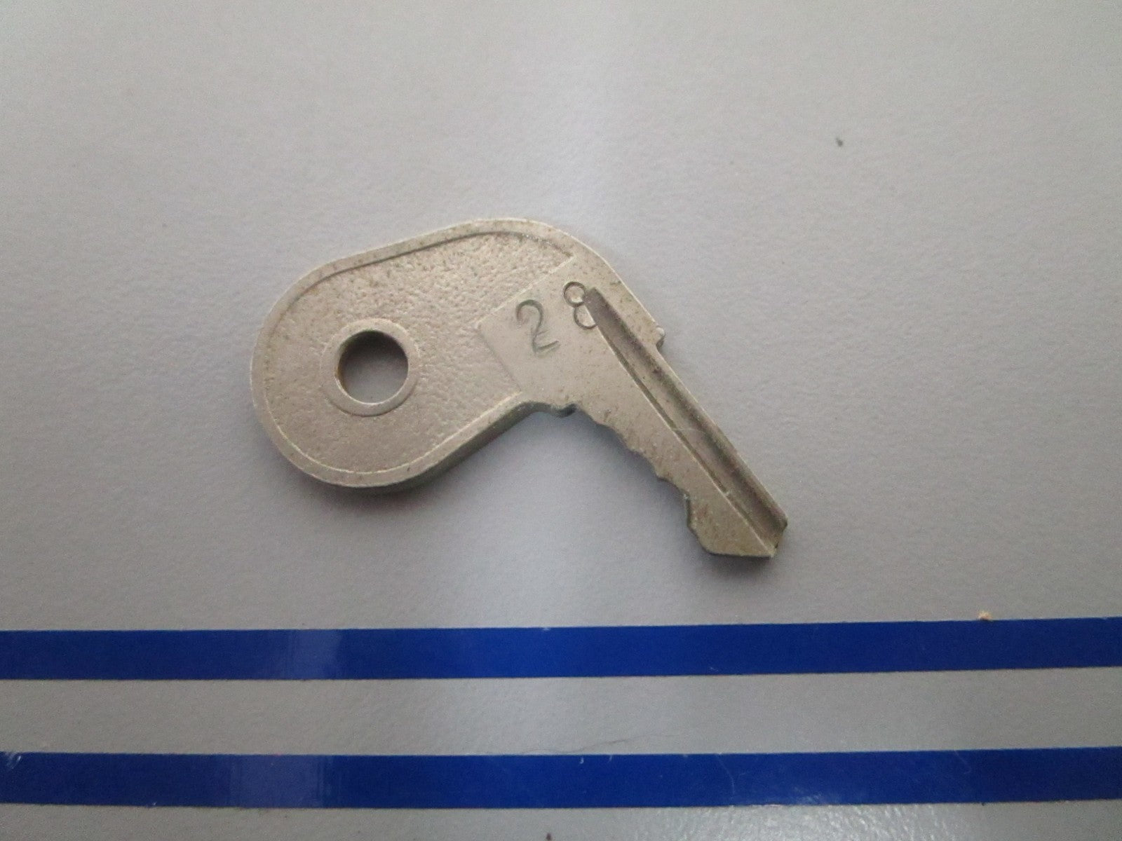 NEW OEM 501793 0501793 OMC Johnson Evinrude #28 Ignition Key 0810