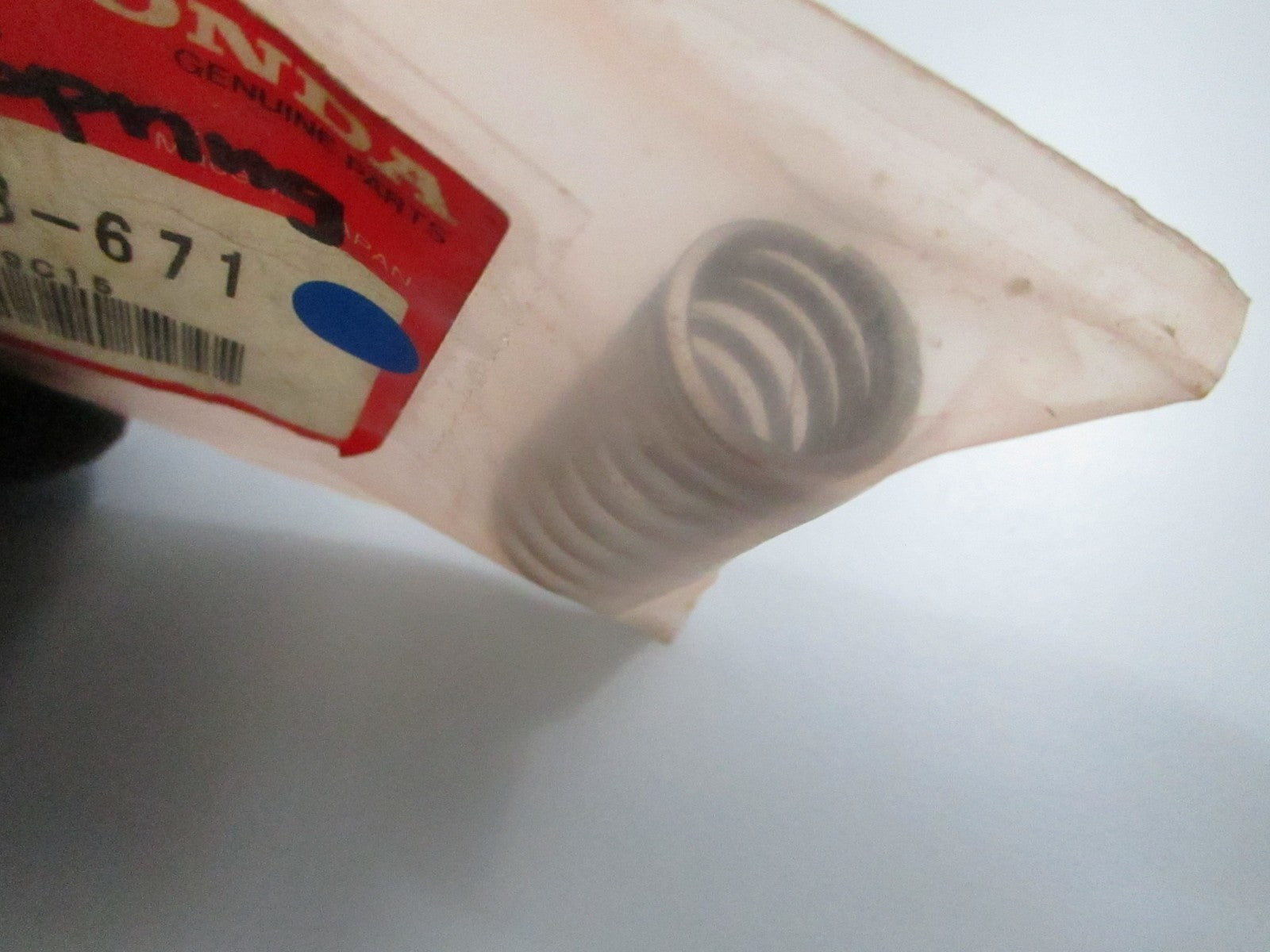 *NEW OEM* 0810 Honda Valve Spring 14761-HM3-671