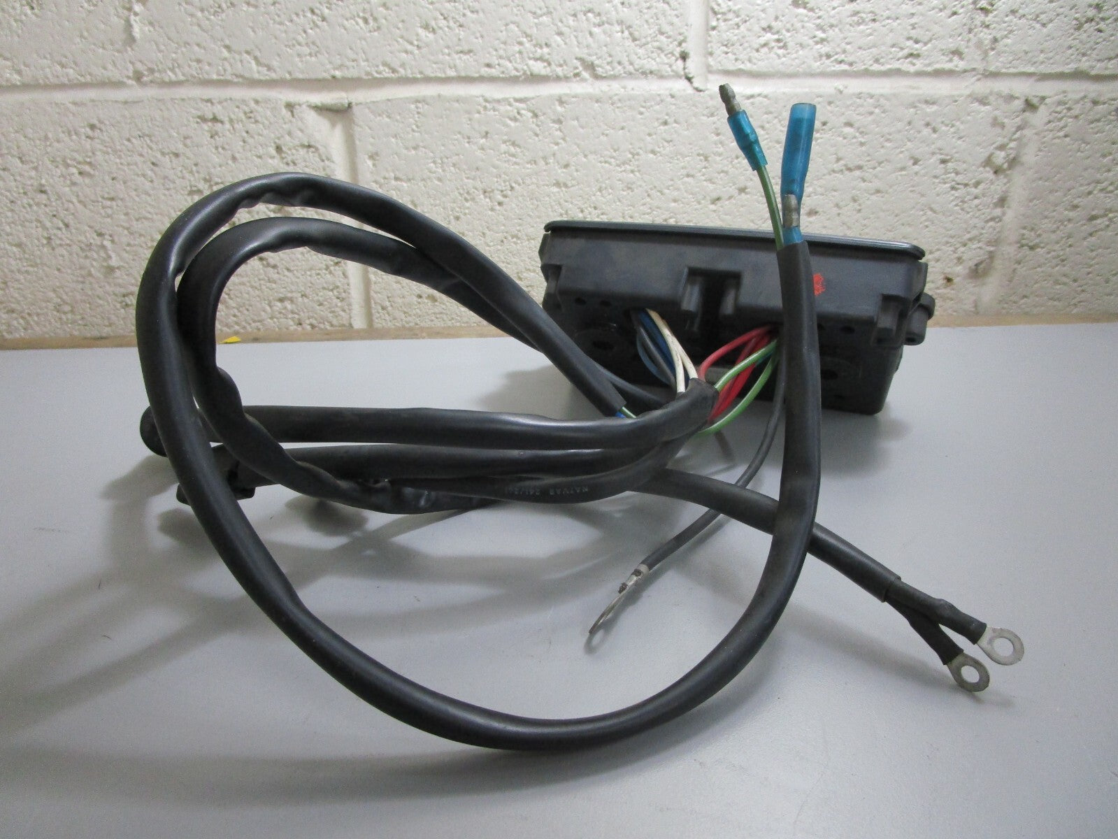 *NEW OEM* 0820 OMC Johnson Evinrude Junction Box & Cover Assy 583910 0583910