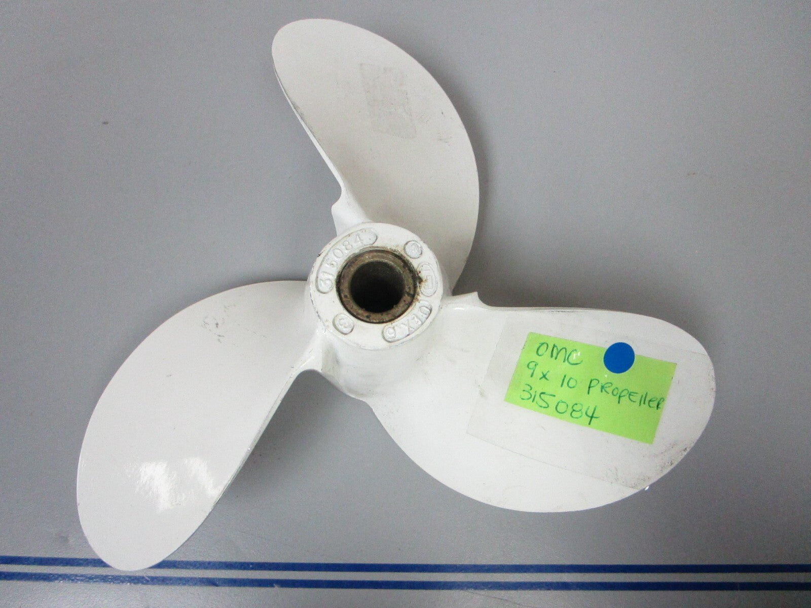 *NEW OEM* 0720 OMC Johnson Evinrude 9 x 10 Propeller 315084 0315084