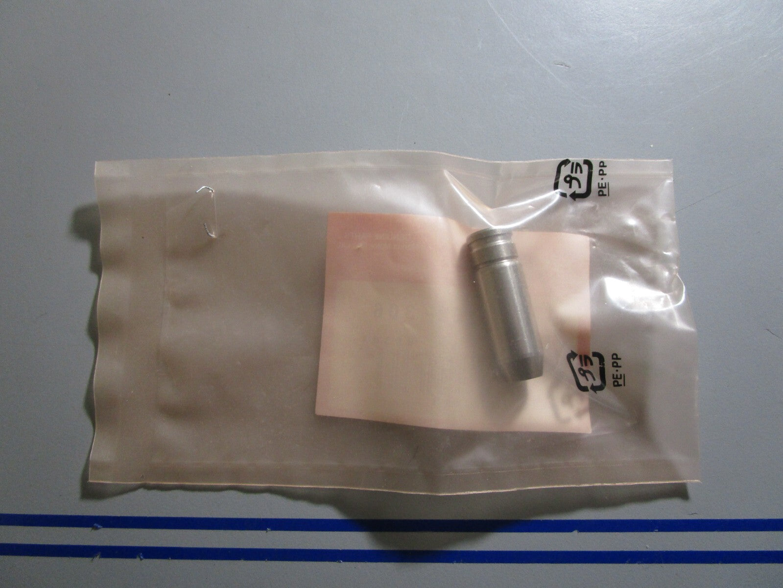 *NEW OEM* 0810 Honda Intake Valve Guide 12204-ZE2-306