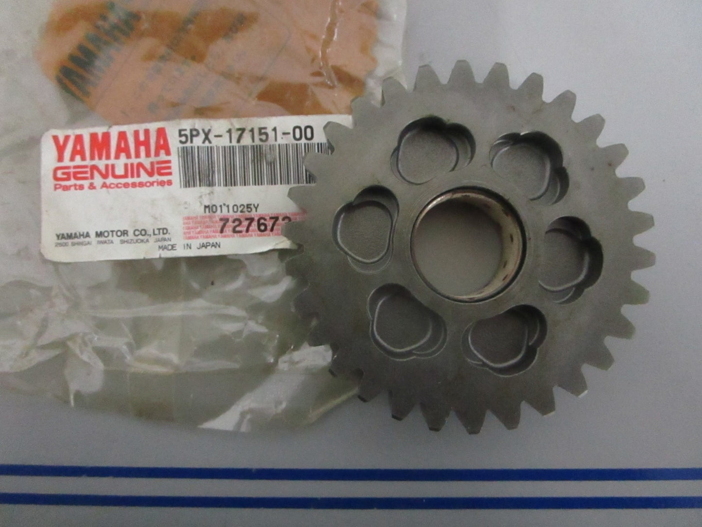 NEW OEM 5PX-17151-00-00 Yamaha 30T 5th Pinion Gear 0820