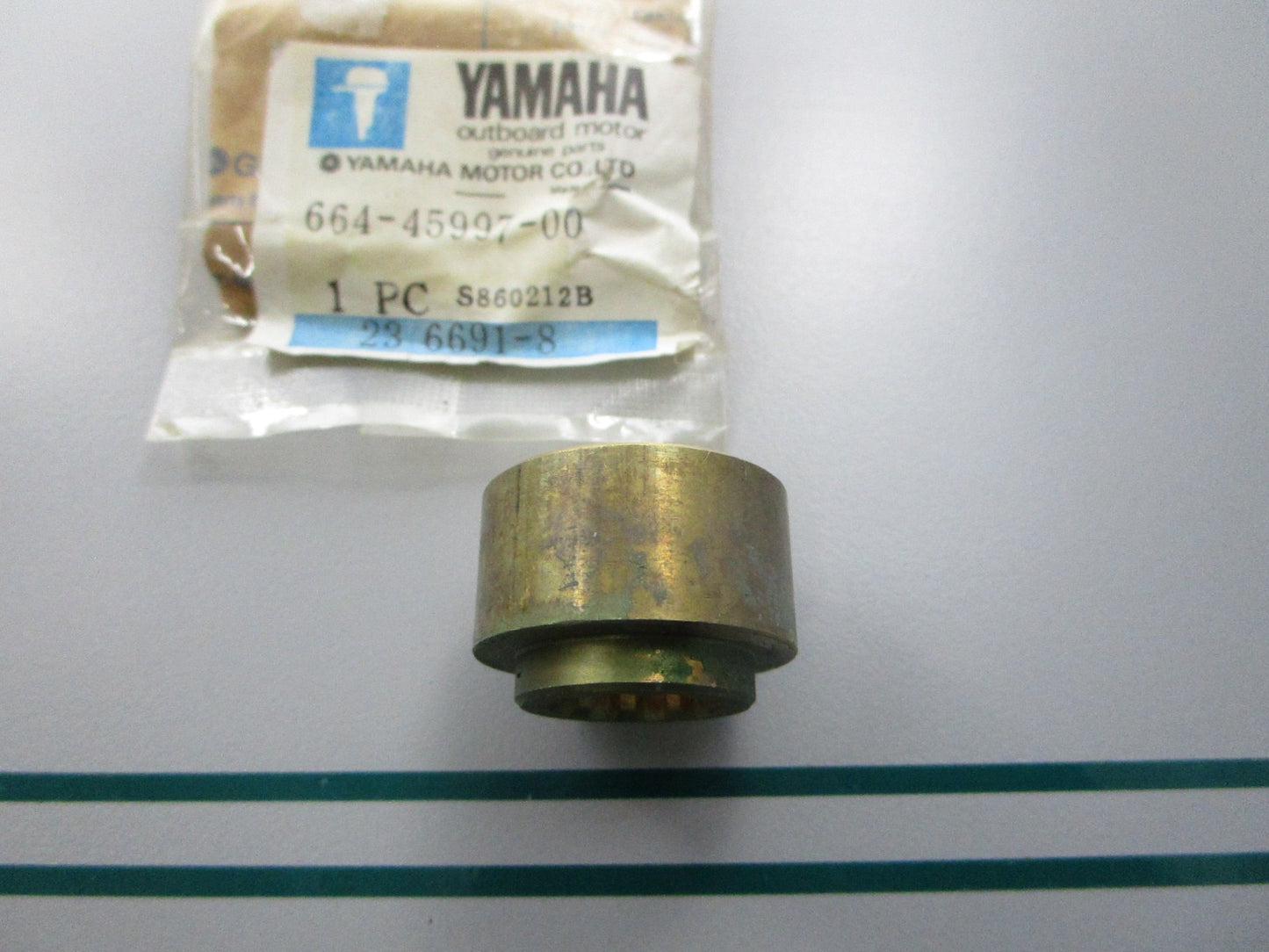 NEW OEM 664-45997-00-00 23-51651M Yamaha Mariner Prop Nut Spacer 0810