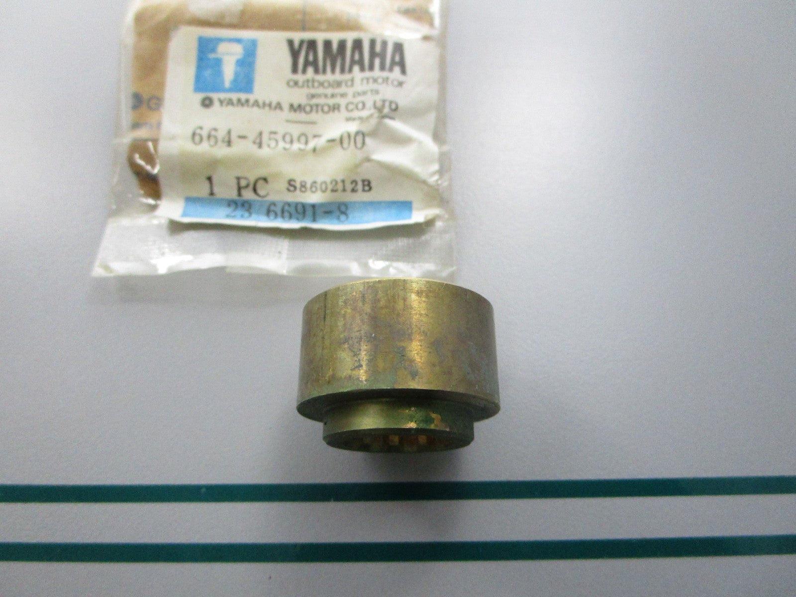 NEW OEM 664-45997-00-00 23-51651M Yamaha Mariner Prop Nut Spacer 0810