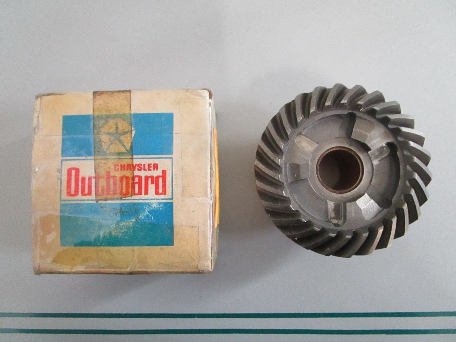 NEW OEM AA321023 Mercury Force 26T Front Gear 0820