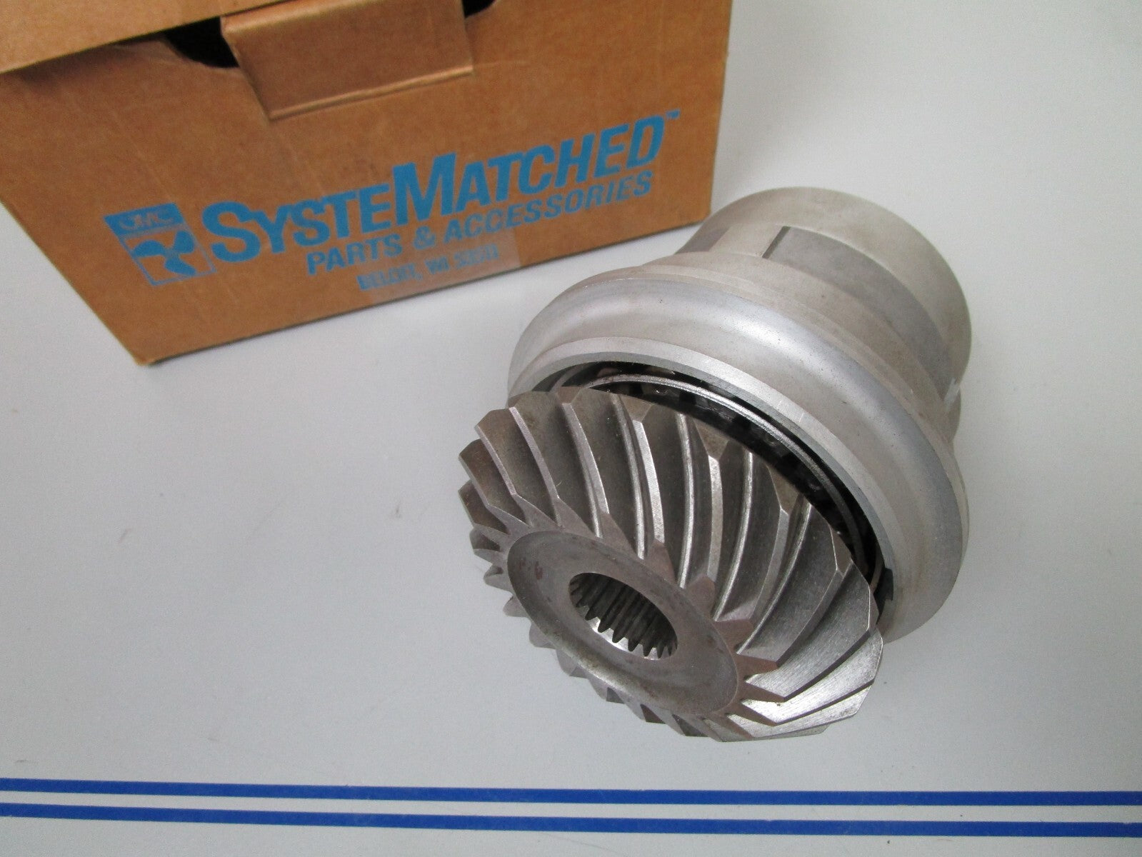 *NEW OEM* 0720 OMC Cobra 1987 21T Upper Gear Assembly 983917 0983917