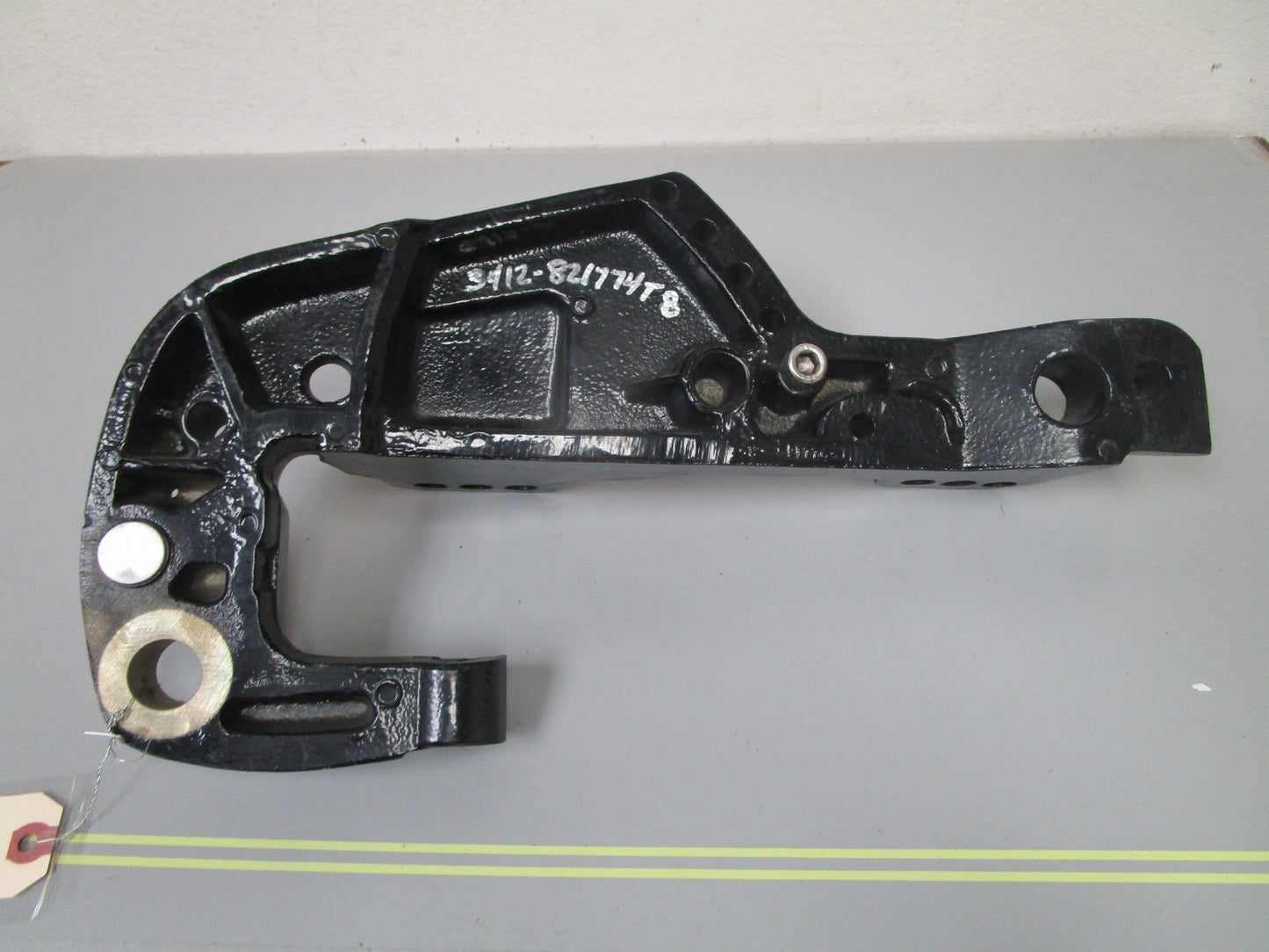 *NEW OEM* 0720 Mercury Quicksilver 25 30 40 50 hp STBD Clamp Bracket 821774T8