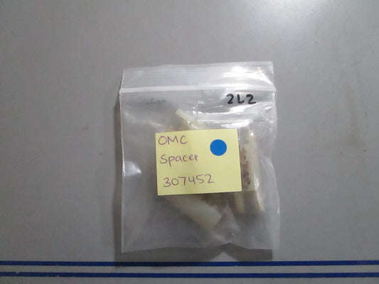*NEW OEM* (LOT OF 2) 0810 OMC Johnson Evinrude Spacer 307452 0307452