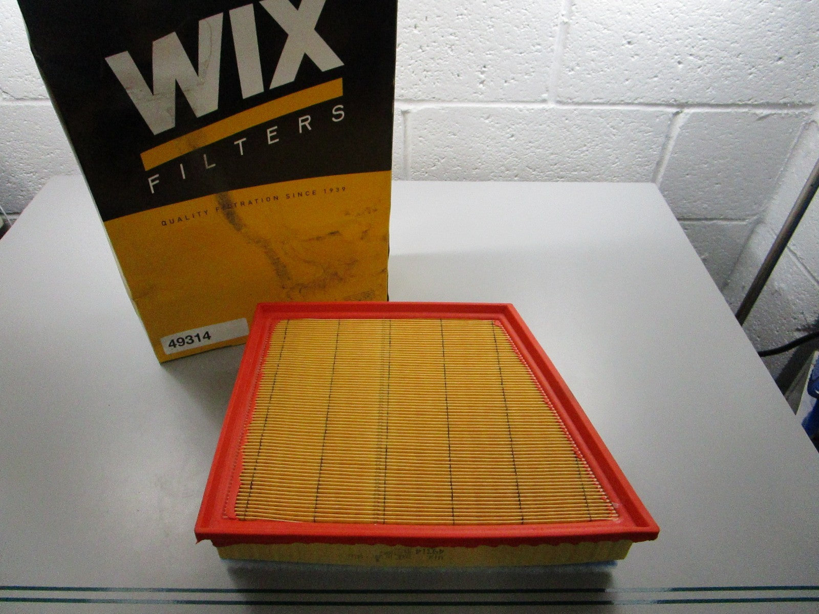 NEW 49314 WIX Air Filter 0810