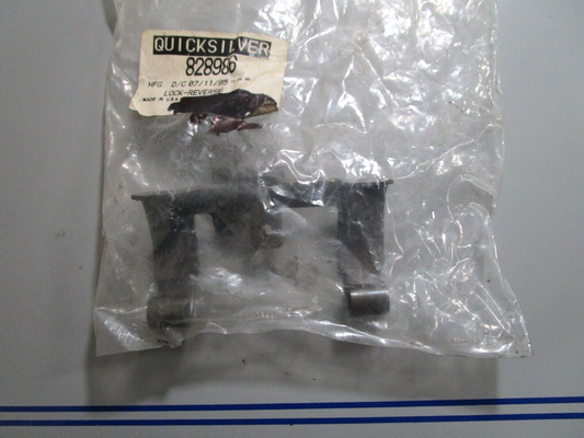 *NEW OEM* 0810 Mercury Quicksilver Reverse Lock 828986