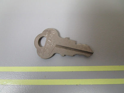 *NEW OEM* 0810 OMC Johnson Evinrude Ignition Key KF14 501529 0501529