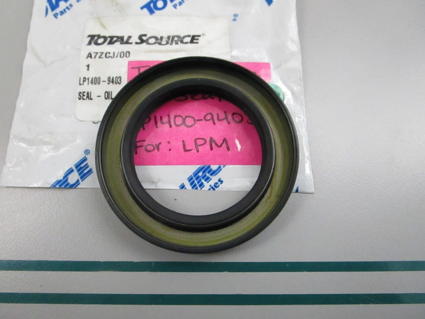 NEW LP1400-9403 For: LPM Total Source Oil Seal 0810