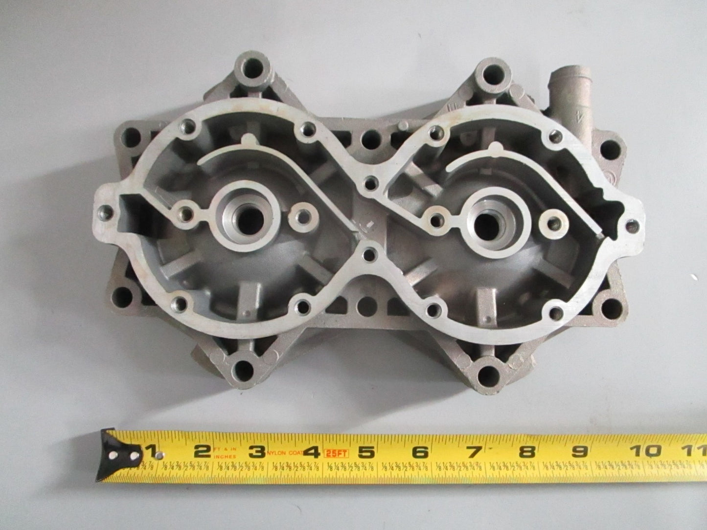 NEW OEM 312055 0312055 OMC Johnson Evinrude PORT Cylinder Head 0820