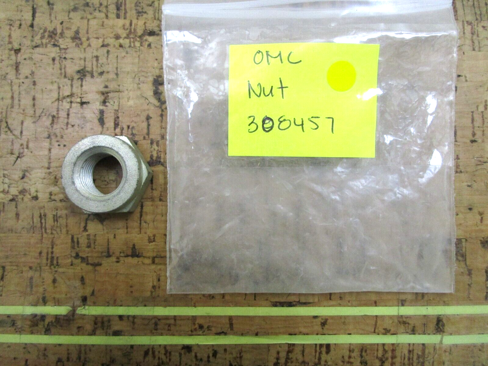 *NEW OEM* 0750 OMC Johnson Evinrude NUT 308457 0308457