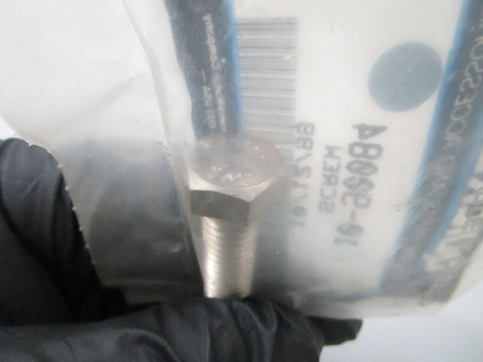 *NEW OEM* 0810 Mercury Quicksilver Screw 10-90084