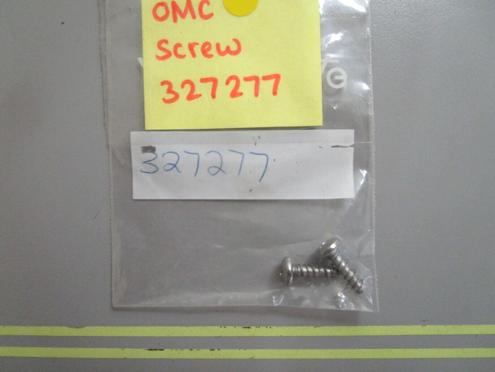 *NEW OEM* (LOT OF 2) 0810 OMC Johnson Evinrude Screw 327277 0327277
