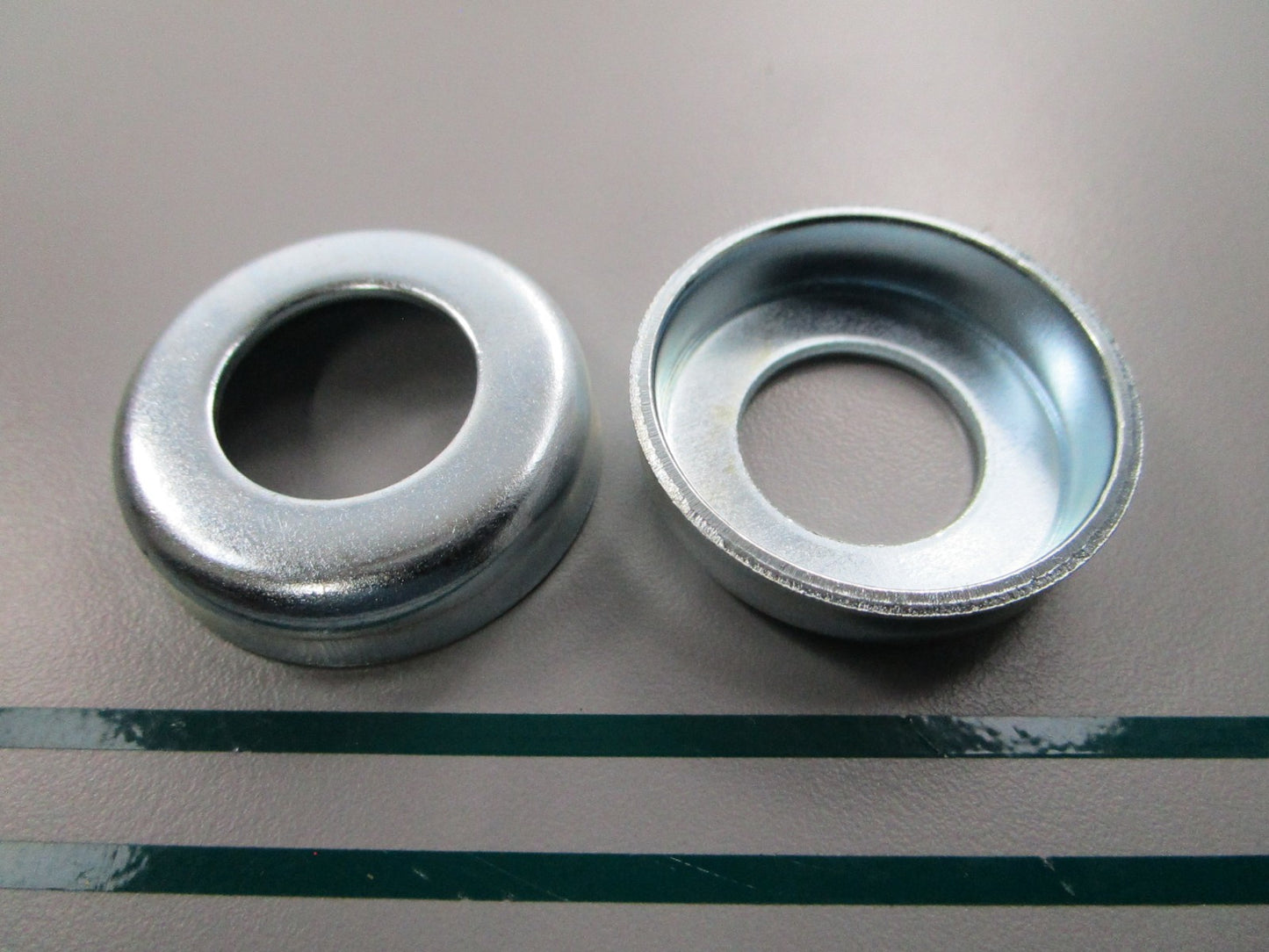 NEW OEM (LOT OF 2) M90981 John Deere Retainer 0810