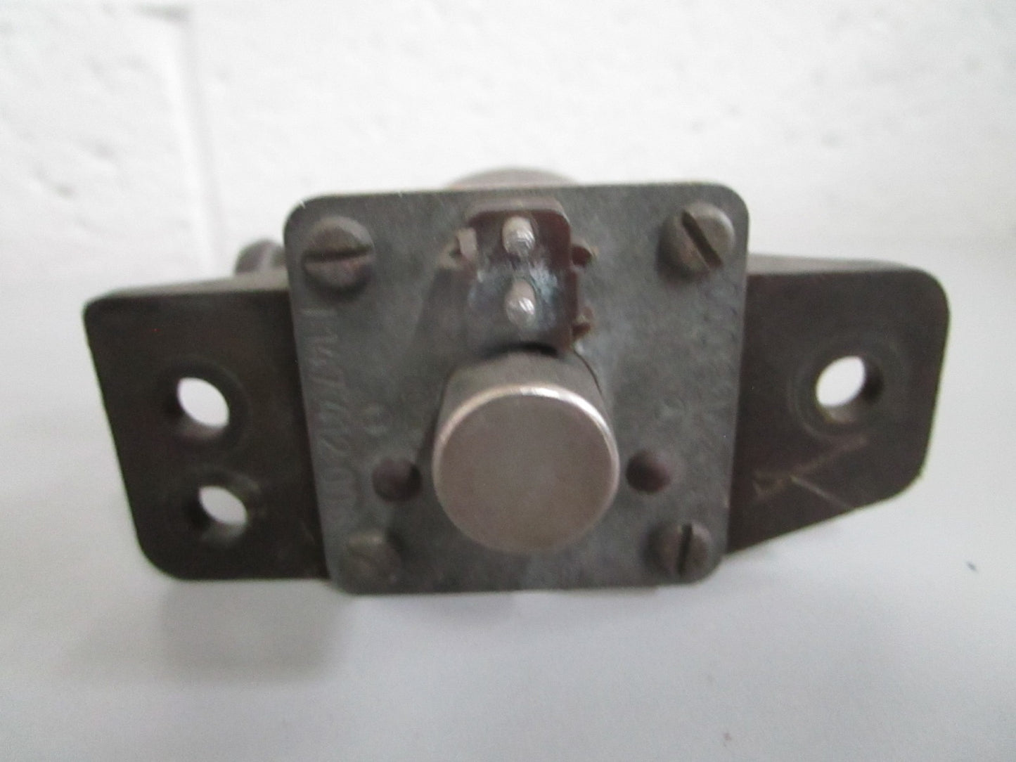 NEW OEM 0008302984 Mercedes-Benz Bosch Heater Control Valve 0820