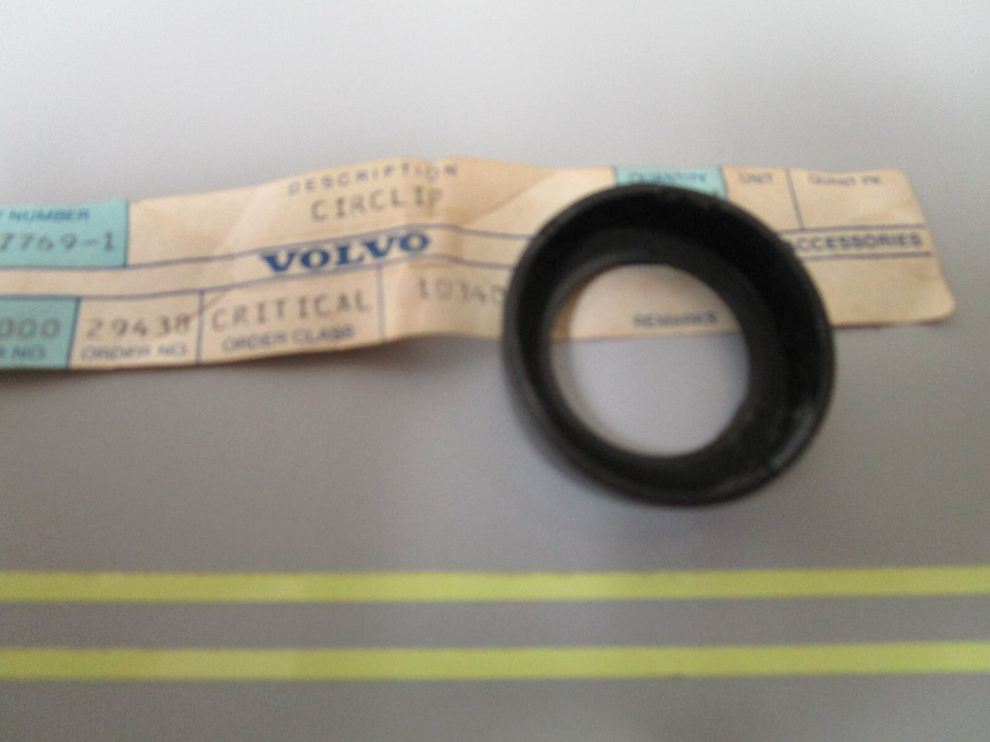 *NEW OEM* 0810 Volvo Penta Circlip 827769