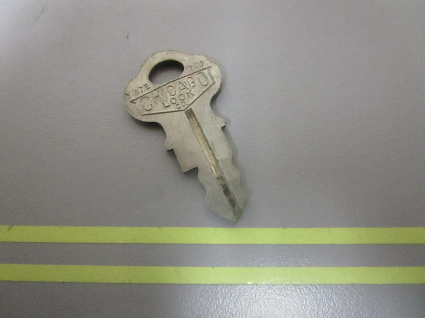 *NEW OEM* 0810 OMC Johnson Evinrude Ignition Key KF83 501598 0501598