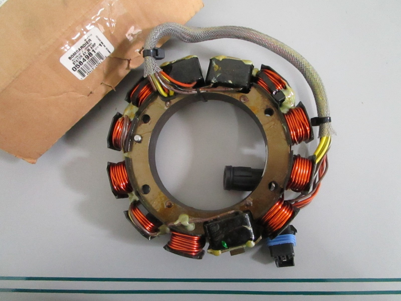 NEW OEM 581646 0581646 OMC Johnson Evinrude Stator 0820