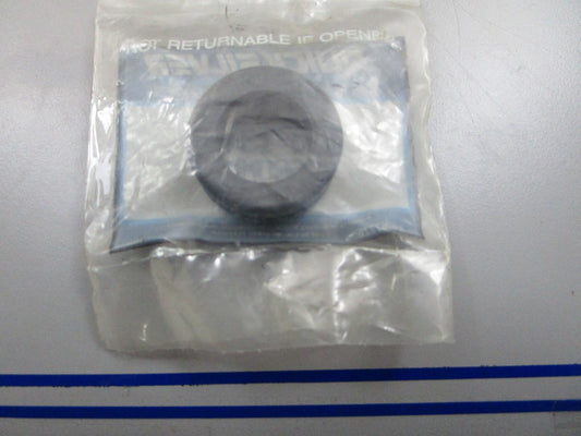 *NEW OEM* 0810 Mercury Quicksilver Grommet 25-13467