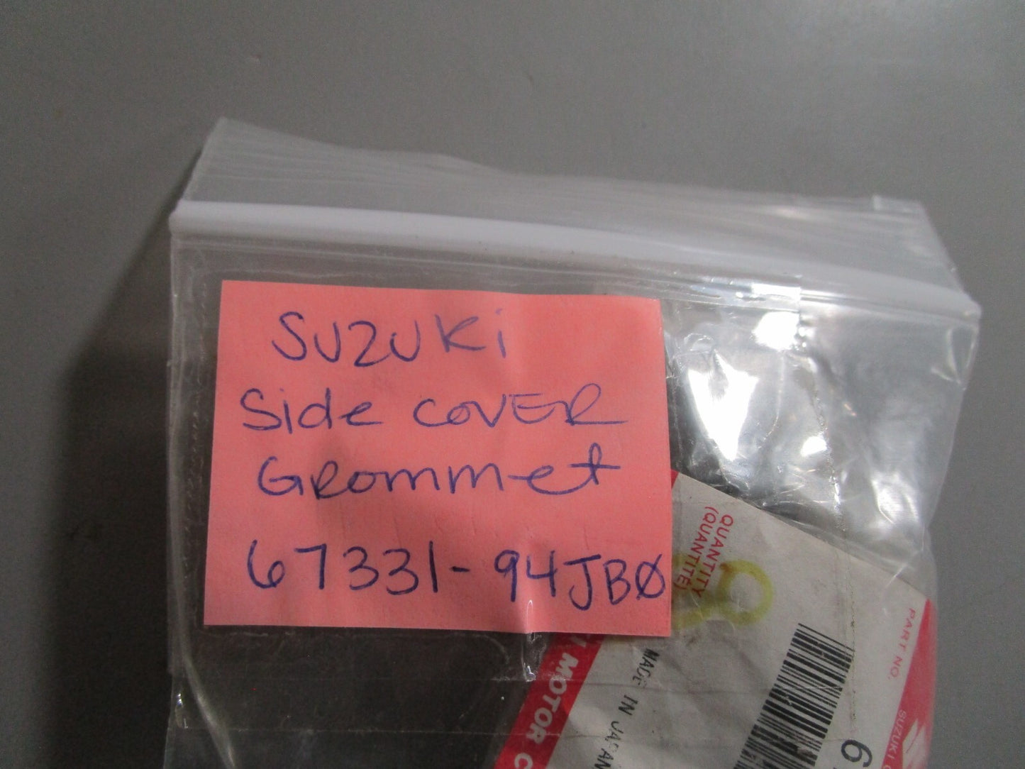 *NEW OEM* 0810 Suzuki Side Cover Grommet 67331-94JB0