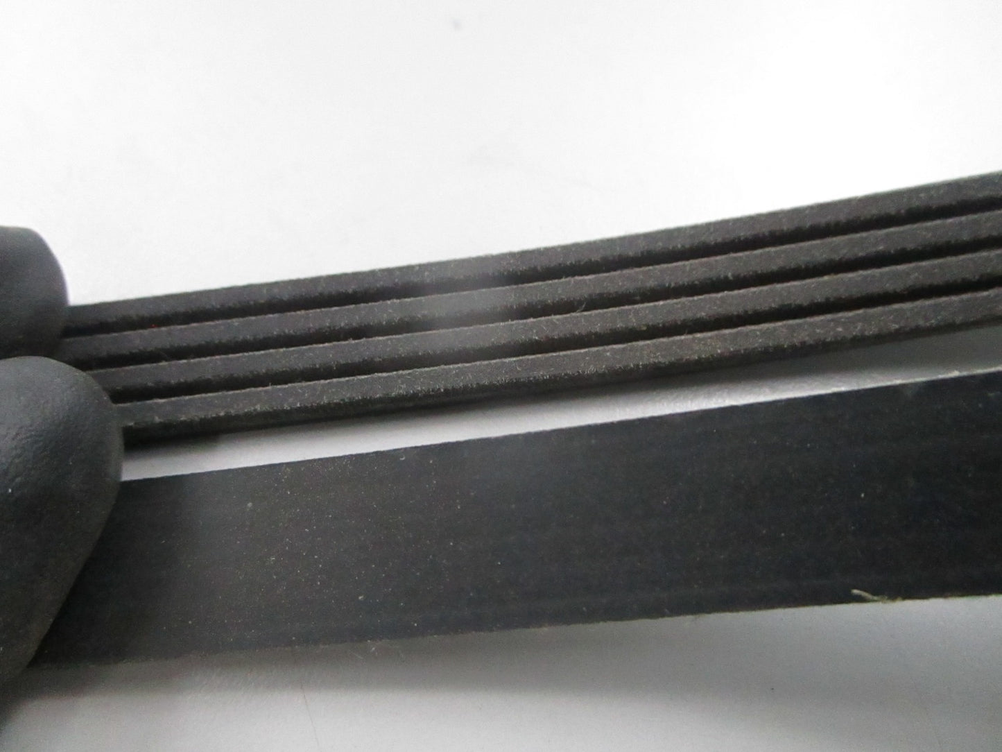NEW K040418 Gates Micro-V Serpentine Belt 0810