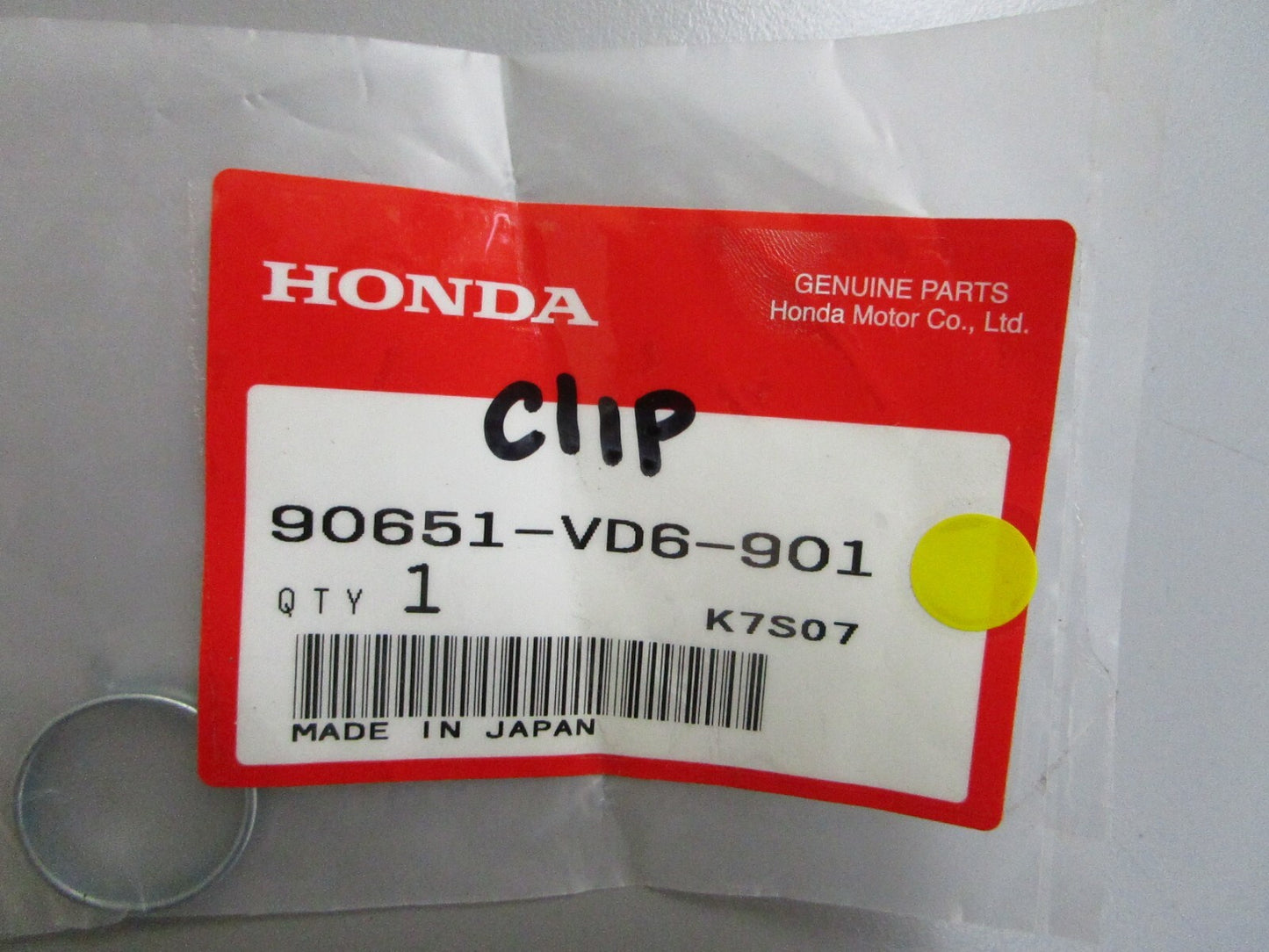 *NEW OEM* 0810 Honda Clip 90651-VD6-901