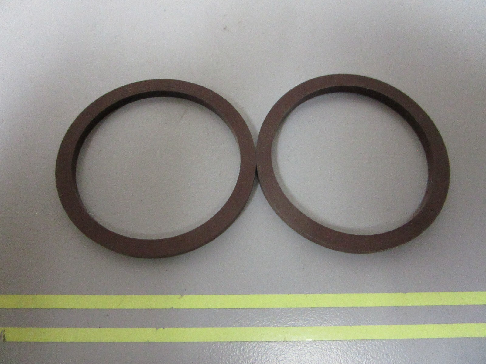 *NEW OEM* (LOT OF 2) 0810 OMC Johnson Evinrude Gasket 123231 0123231
