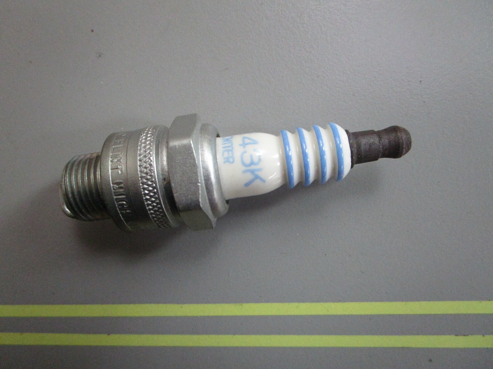 *NEW* 0820 AC Delco Spark Plug CR43K