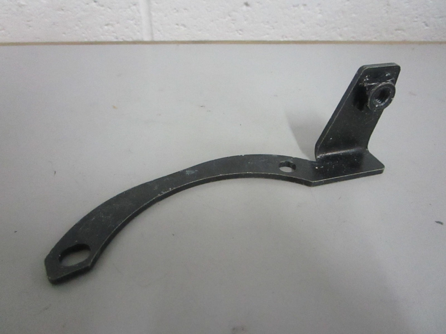 NEW OEM 21368512 Volvo Penta Bracket 0820