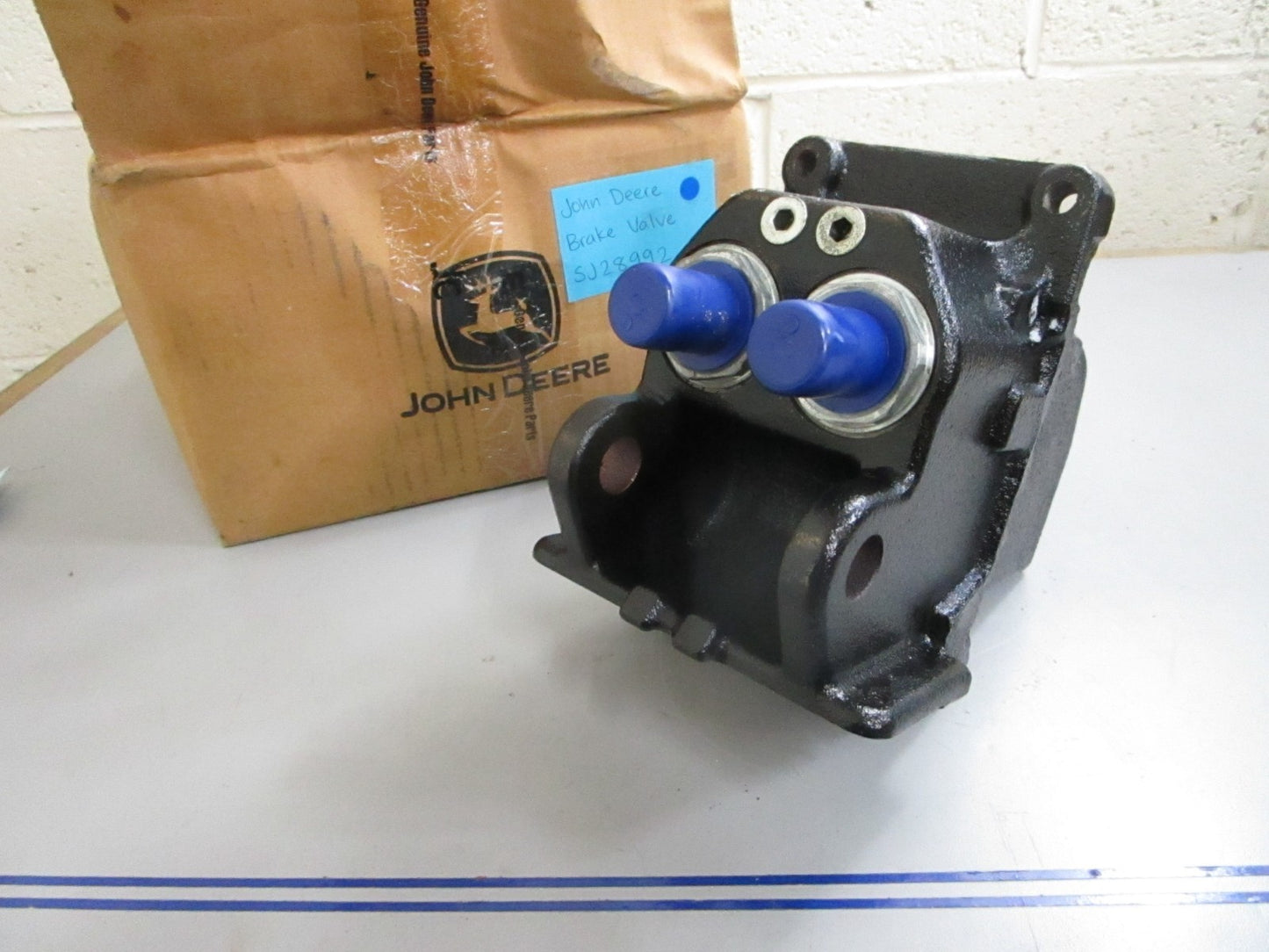 *NEW OEM* 0820 John Deere Brake Valve SJ28992