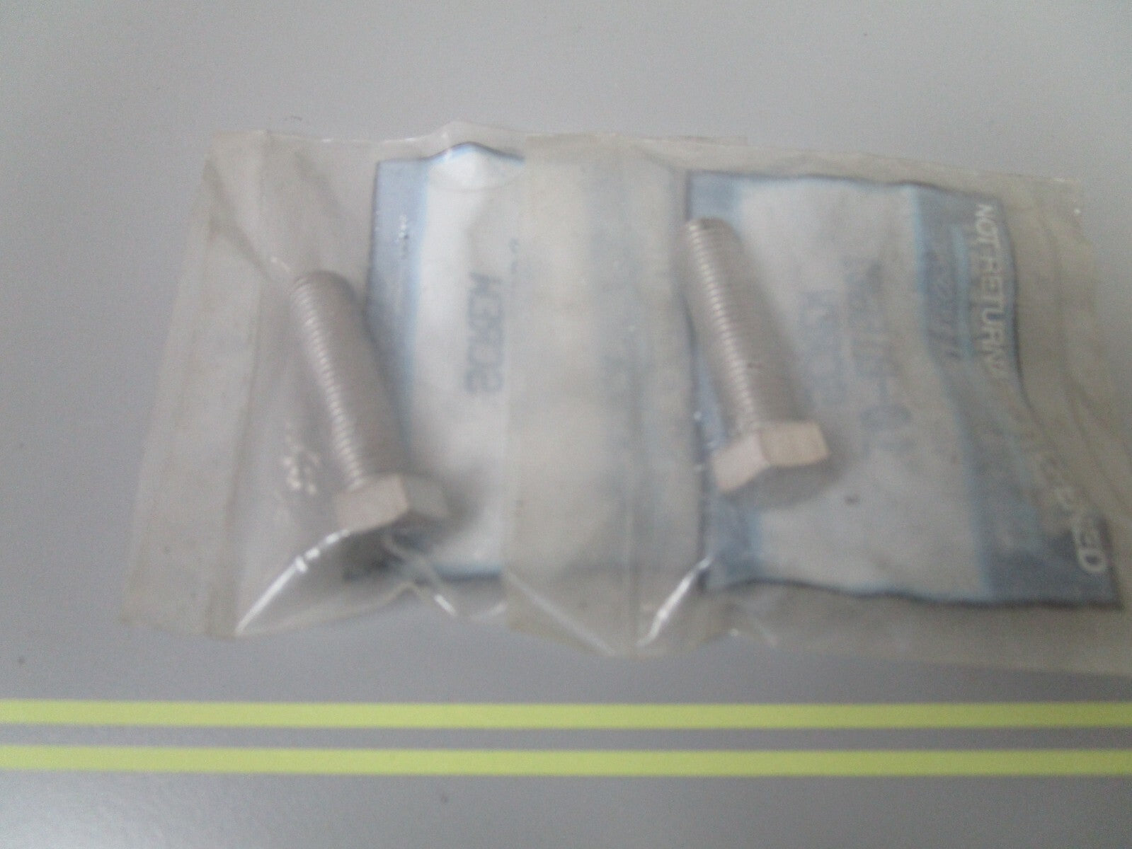 *NEW OEM* (LOT OF 2) 0810 Mercury Quicksilver Screw 10-816601