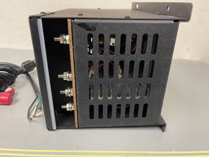 *NEW OEM* 0720 Newmar 30 DC Amperes PHD-25 Battery Charger 445-0250-0