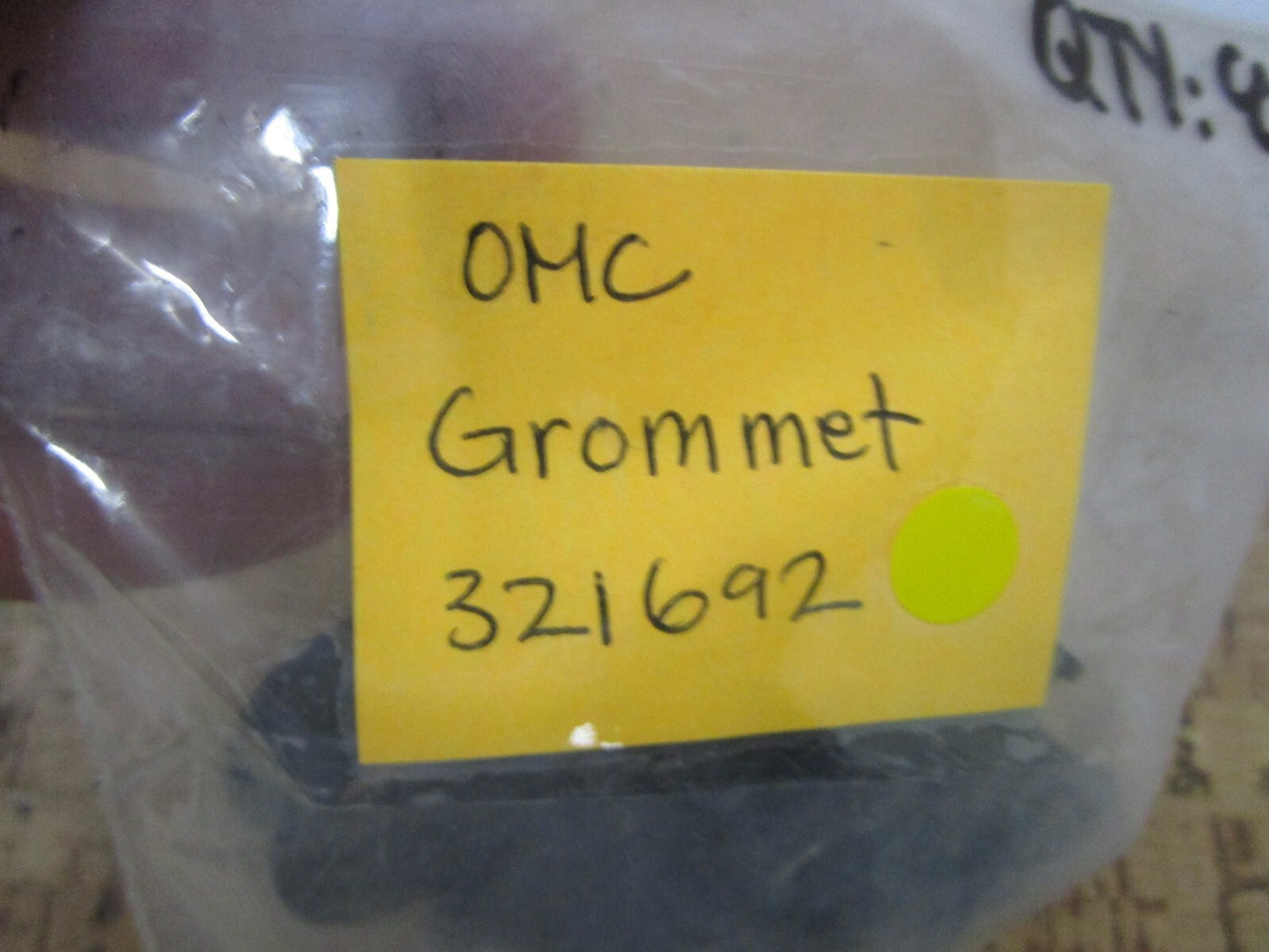 *NEW OEM* 0750 OMC Johnson Evinrude GROMMET 321692 0321692