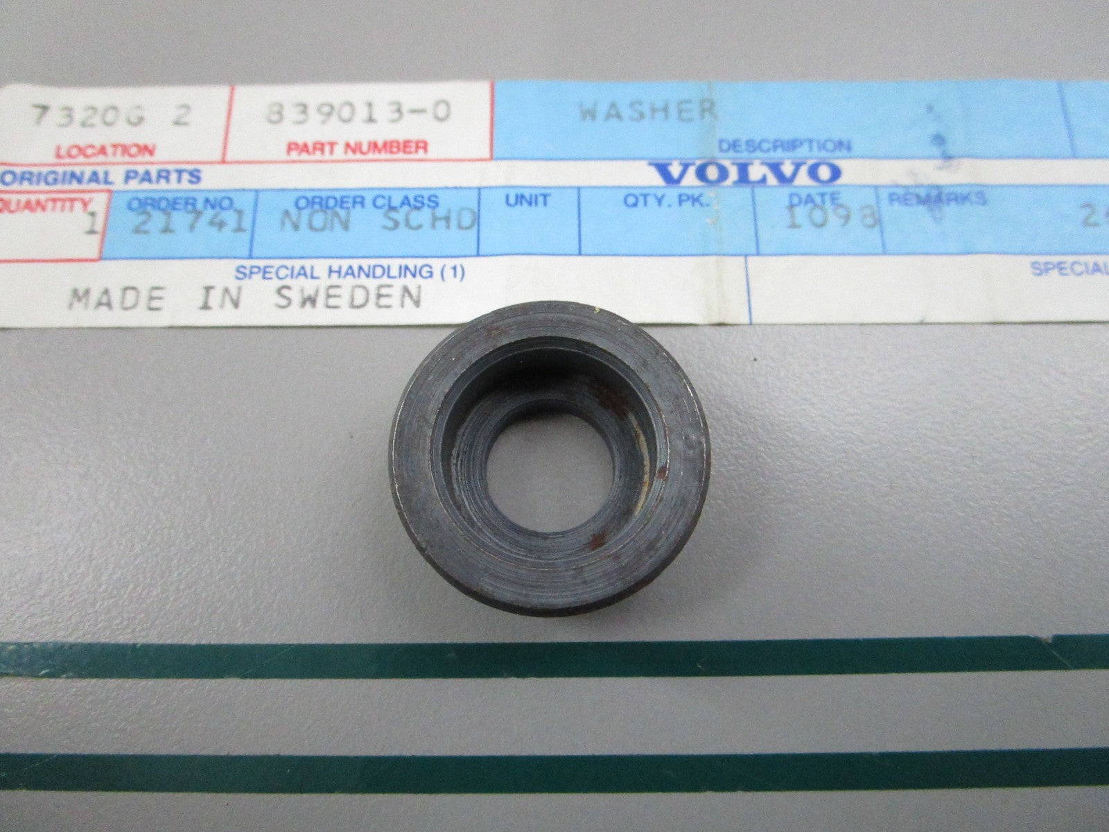 NEW OEM 839013 Volvo Penta Washer 0810