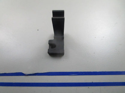 *NEW OEM* 0810 OMC Johnson Evinrude Throttle Cable Retainer 336558 0336558