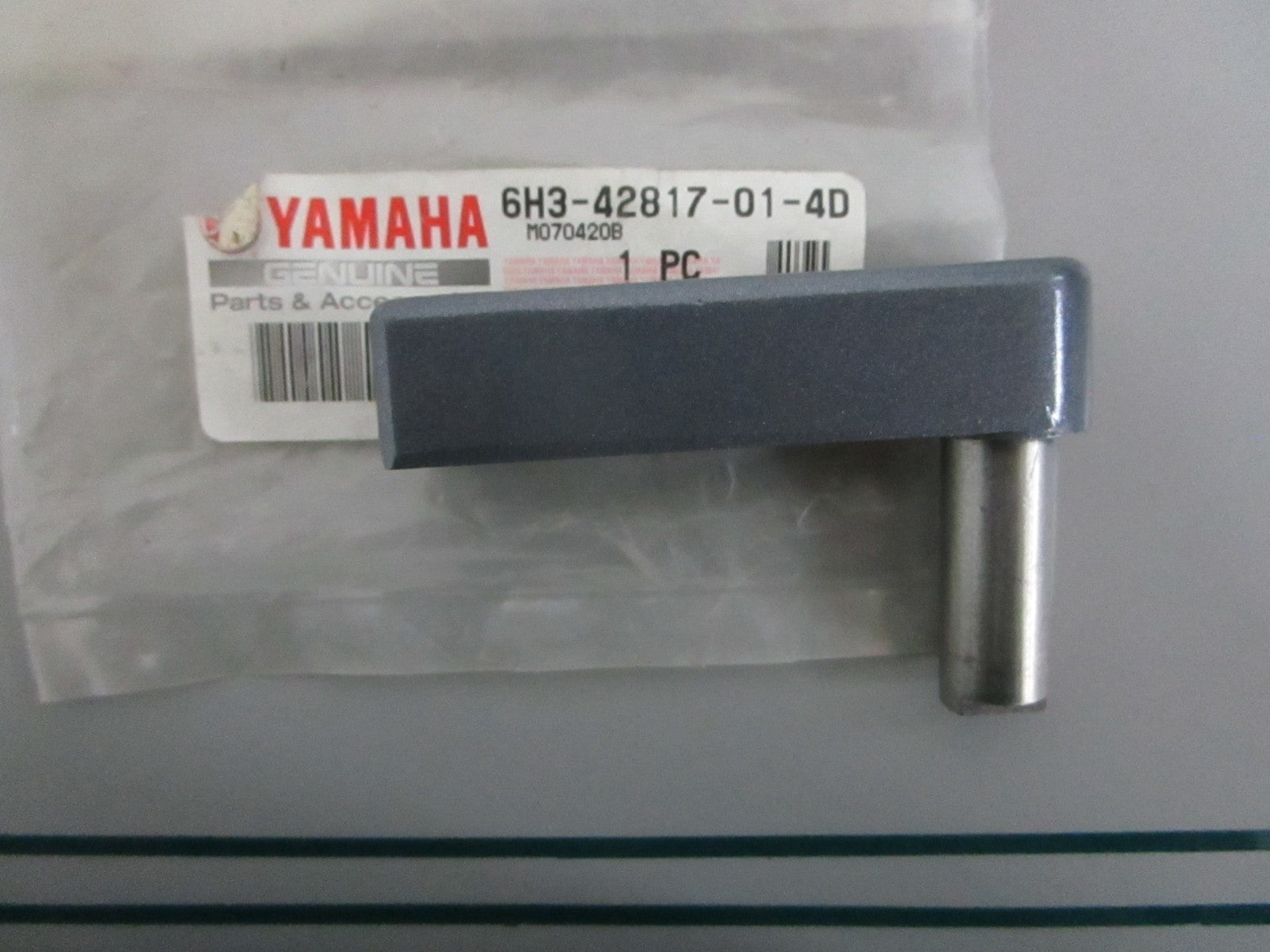 NEW OEM 6H3-42817-01-4D Yamaha Clamp Lever 0820