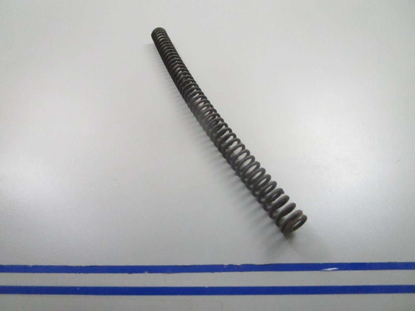 *NEW OEM* 0810 OMC Johnson Evinrude Spring 910191 0910191