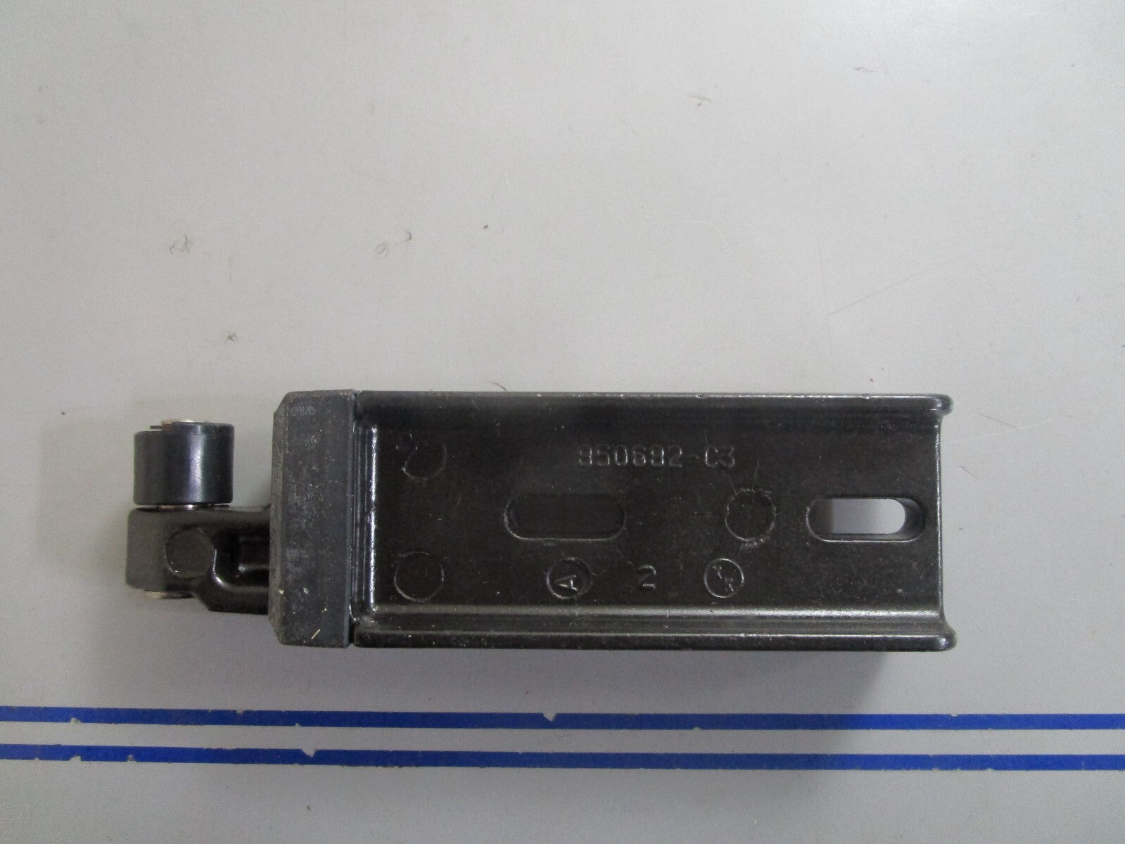 *NEW OEM* 0810 Mercury Quicksilver Bracket & Handle Kit 850682T4 850682A06