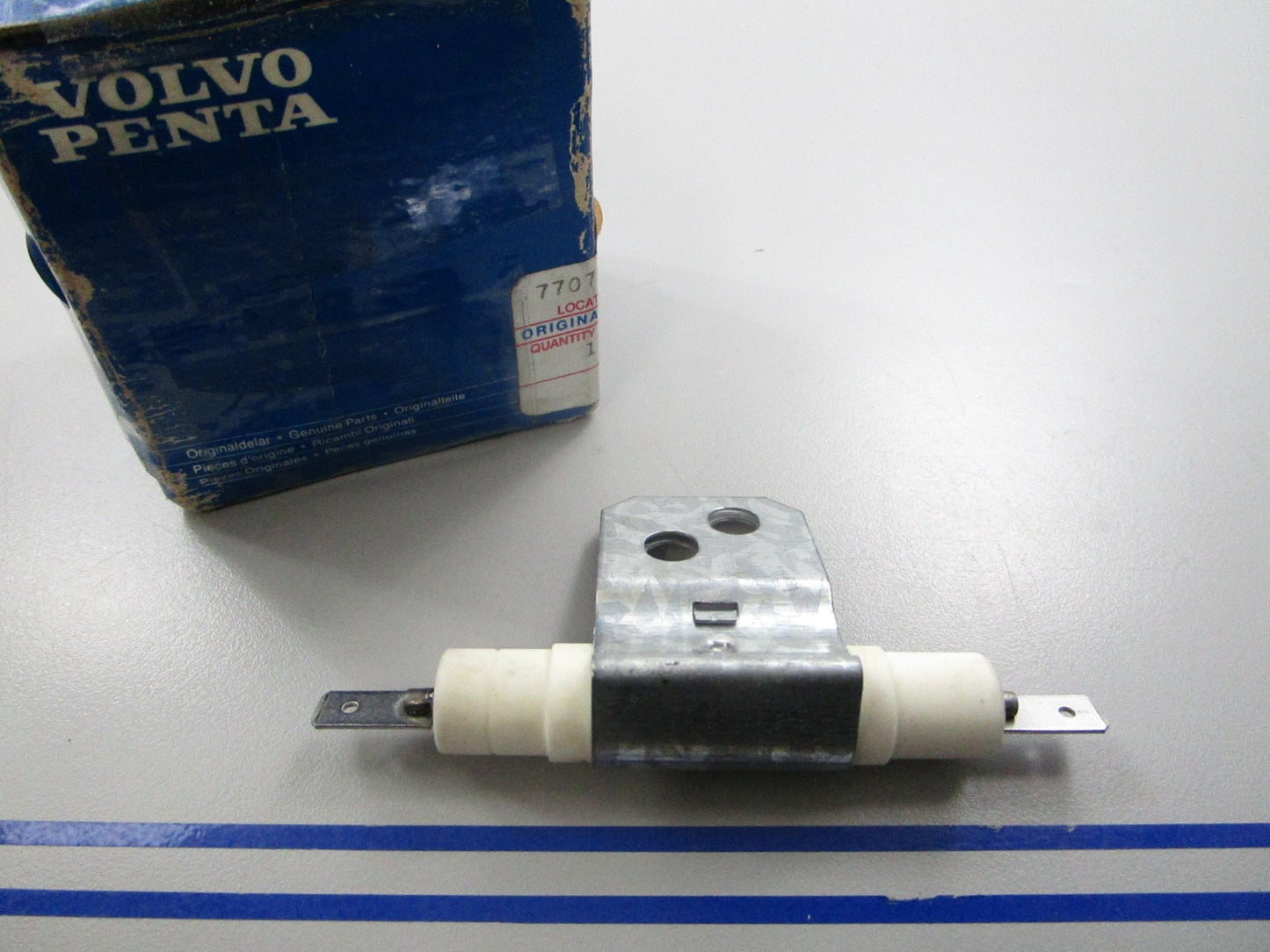 *NEW OEM* 0810 Volvo Penta Resistance 462765