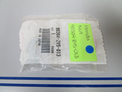 NEW OEM 90304-ZV5-013 Honda Nut 0720