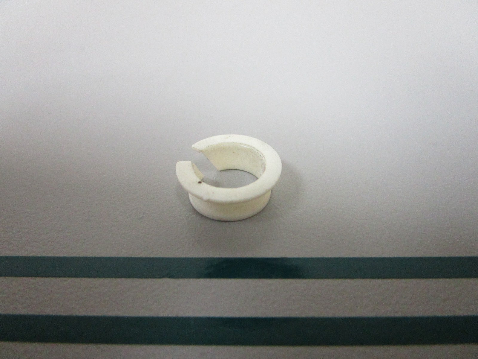 NEW OEM 318194 0318194 OMC Johnson Evinrude Bushing 0810