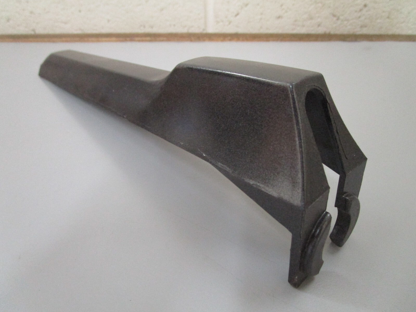 *NEW OEM* 0810 OMC Johnson Evinrude Tilt Cylinder Cover 911907 0911907