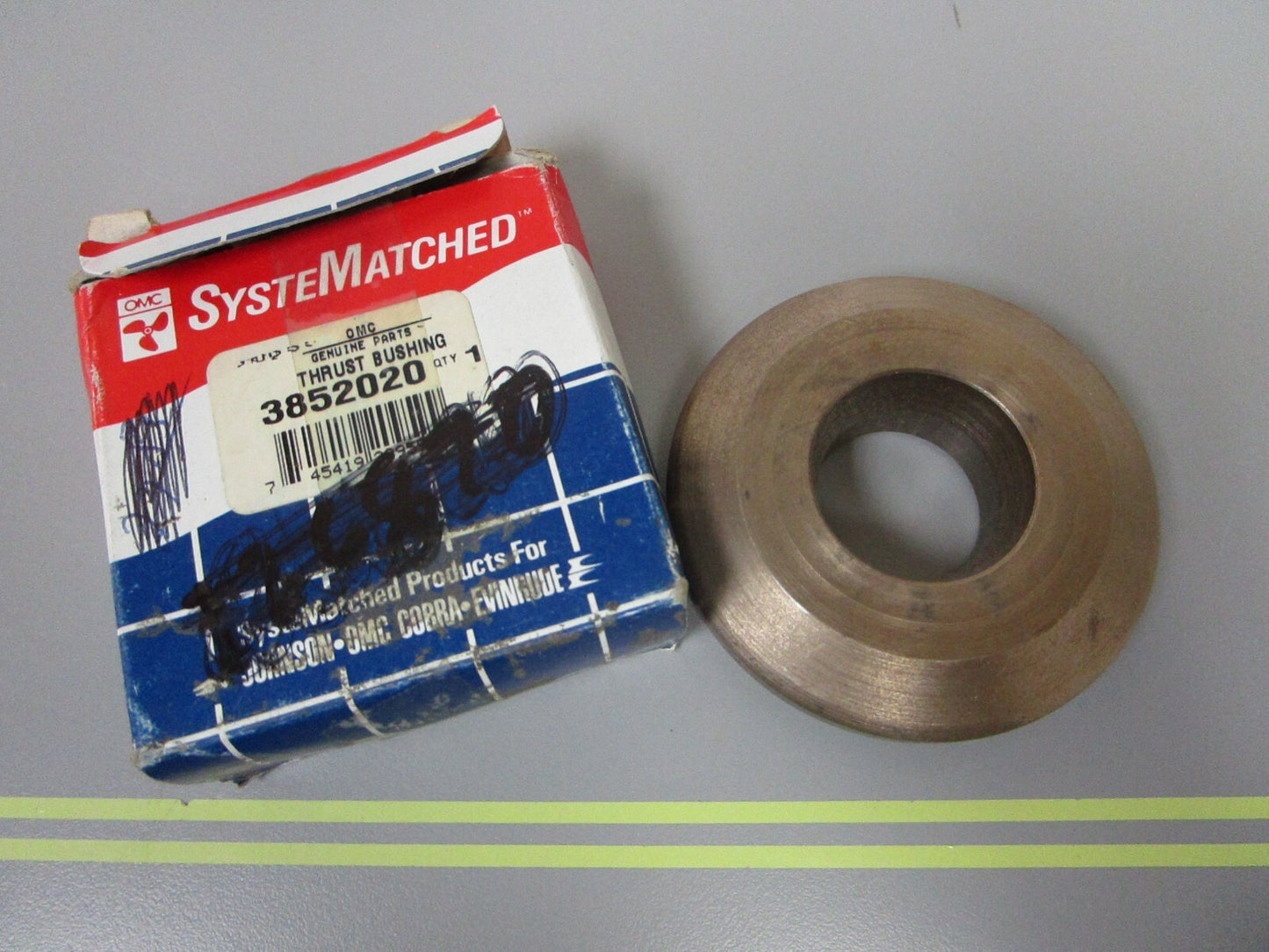 *NEW OEM* 0810 OMC Johnson Evinrude Thrust Bushing 3852020